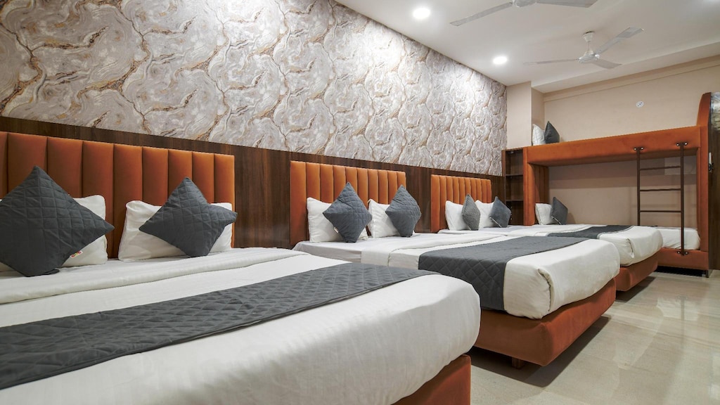 Padmavathy Nilayam – Comfortable Rooms Near Tirupati & Tirumala Temple Spacious AC Room at Padmavathy Nilayam near Tirupati Balaji Temple